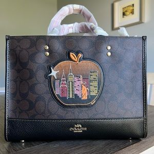 Coach Dempsey Carryall In Signature Canvas With Souvenir Skyline Apple